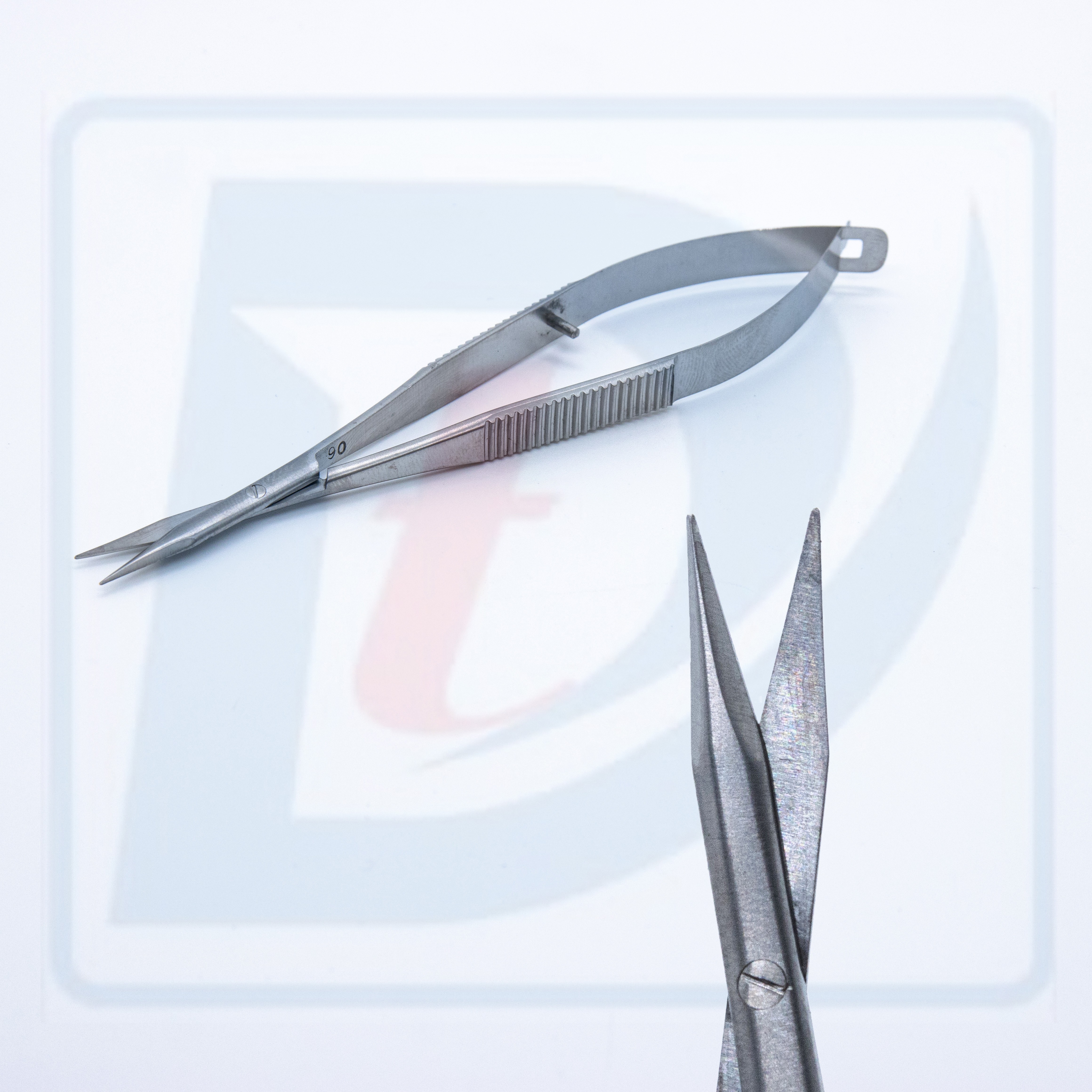 Foarfeca Castroviejo